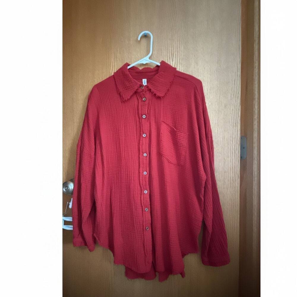 Zenana Distressed Button Down Size Large